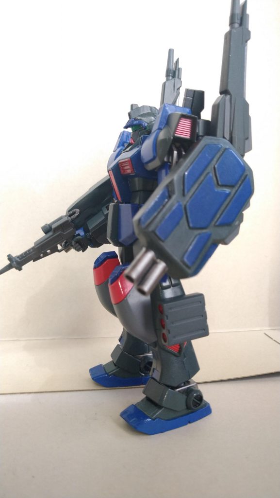 対艦ミサイルをシールド+2連ビームキャノンみたいな感じに改造