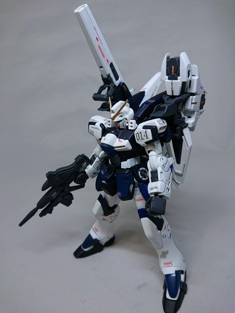 セカンドVの装備をそのまま流用し、右肩のメガビームキャノン、左肩にメガビームシールド（ミノフスキーシールド）を装備した、突撃・攻撃仕様（アサルト / Assult）型としています。