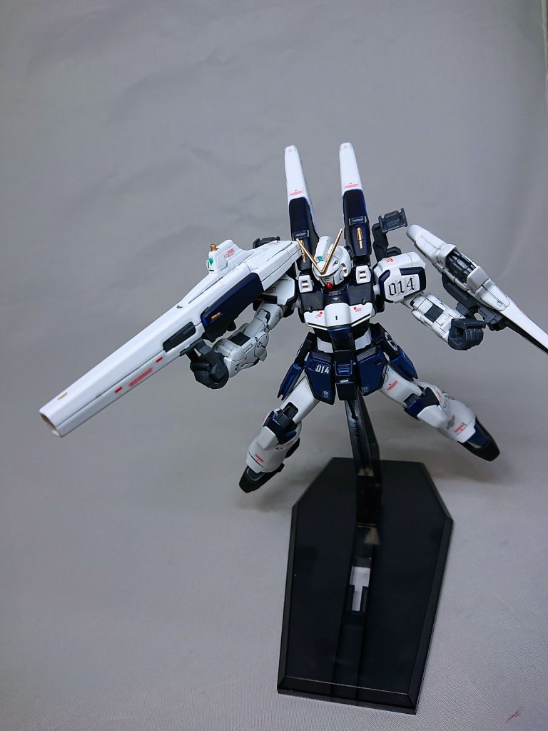 メガビームキャノン。肩装備はもちろん、手持ちも出来ます。