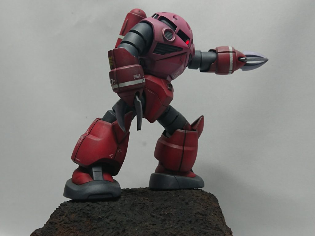 台座はダイソーの木製ボックスです。