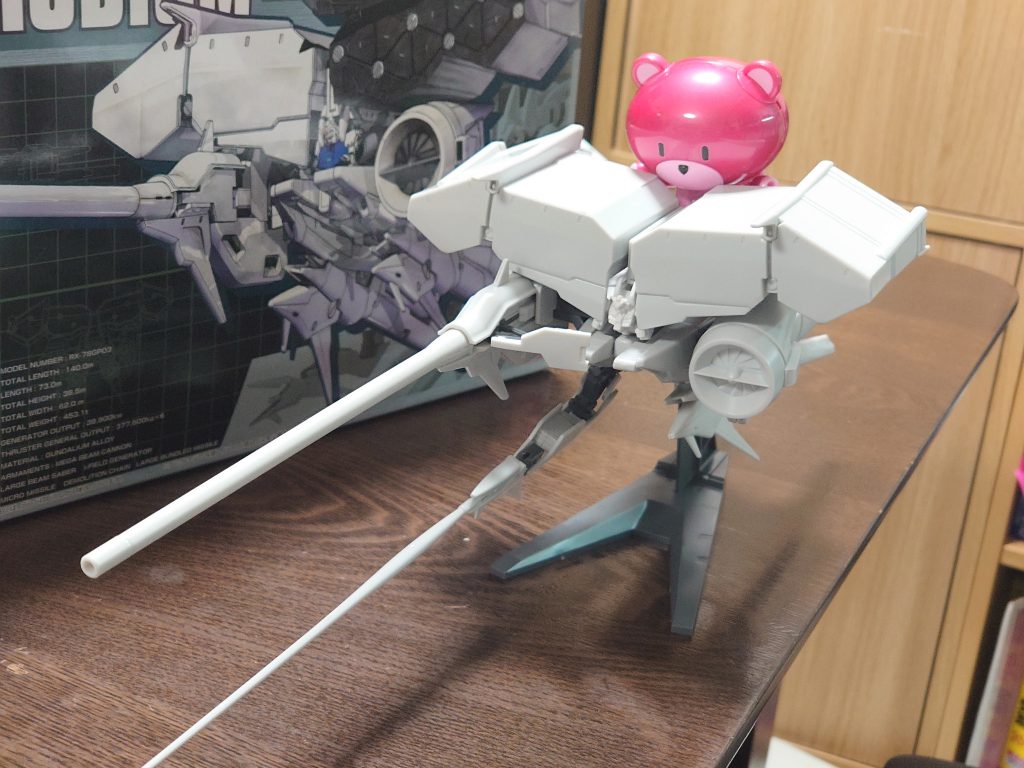 仮組です綺麗な白です。