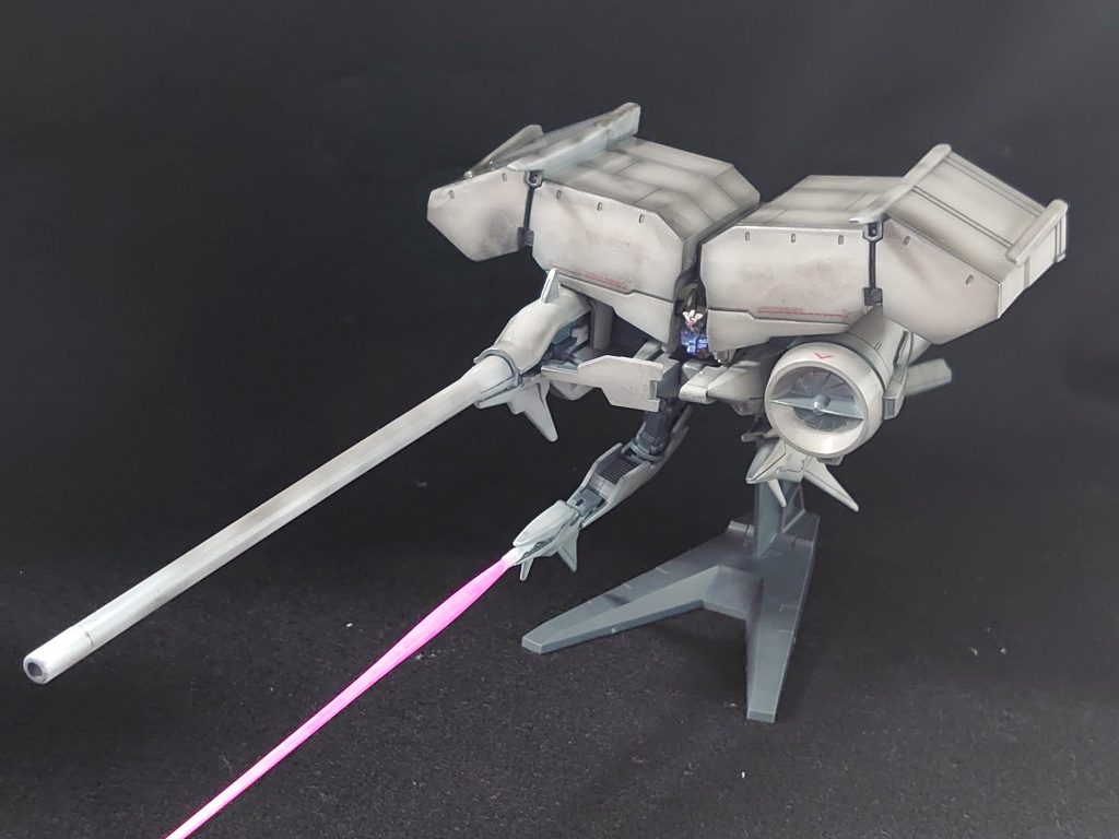 ちょっと切れてますが、全体像。全長30cm超です。デカい。