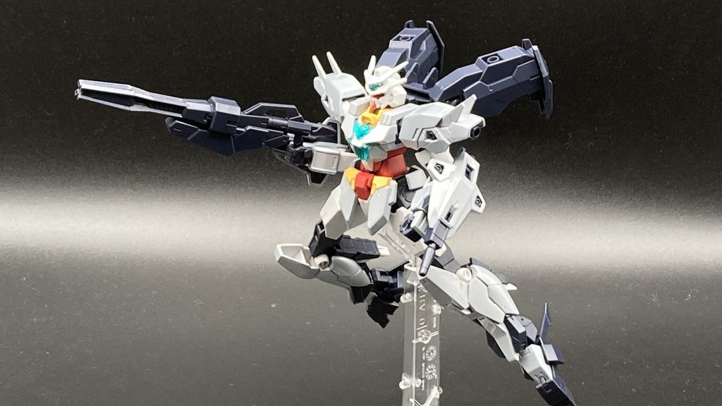 続いては前期最後のジュピターヴガンダムこちらはメッキシルバーにニューホワイトを1:1で調色したマーカーで塗装しています