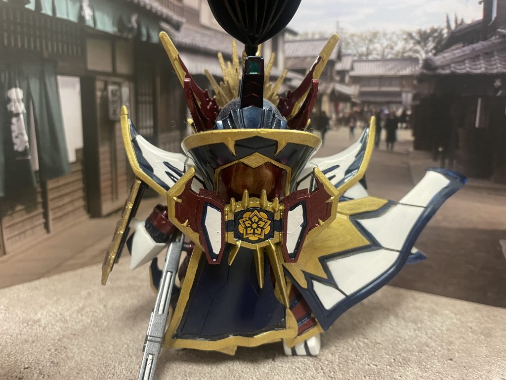 バックショットもなかなか…背中で語る信長様。