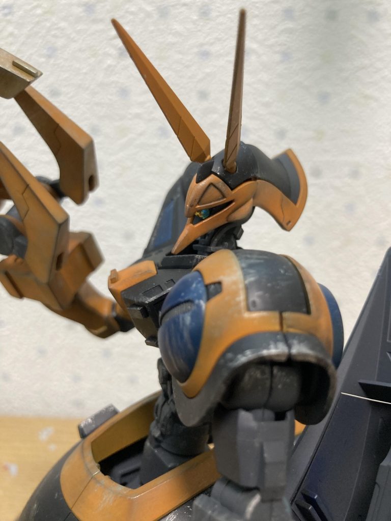 モノアイをクリアのパーツに変えました。