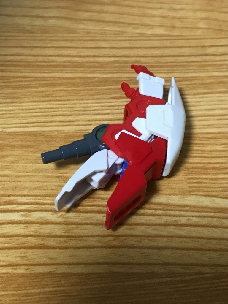 ちなみに開閉ギミックにしてて中にサーベル仕込んでいるので腕を回転させれば通常の腕としても、ノーネイムの腕みたいにサーベルが出る腕にもできるようにしました。