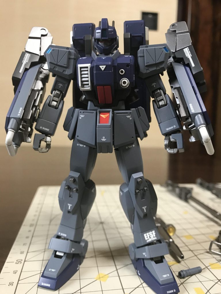 今回の売り？のダブルクローシールドとパラシュートパックをつけたフル装備状態になります。