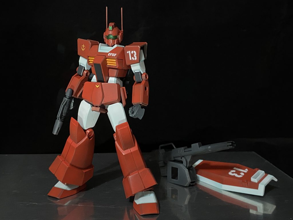 肩部360mmロケット砲は除装可能。