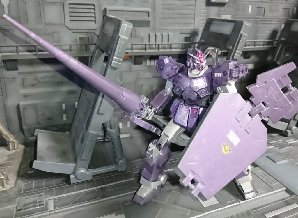 メタリックパープルとシルバーで塗装