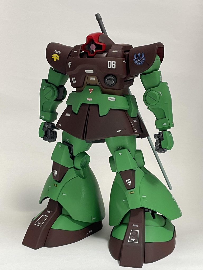 本体はパークグリーンを使用。若干明るいかなとも思いましたがツヤ消ししたらだいぶ落ち着いて陸戦型っぽくなった気がします。