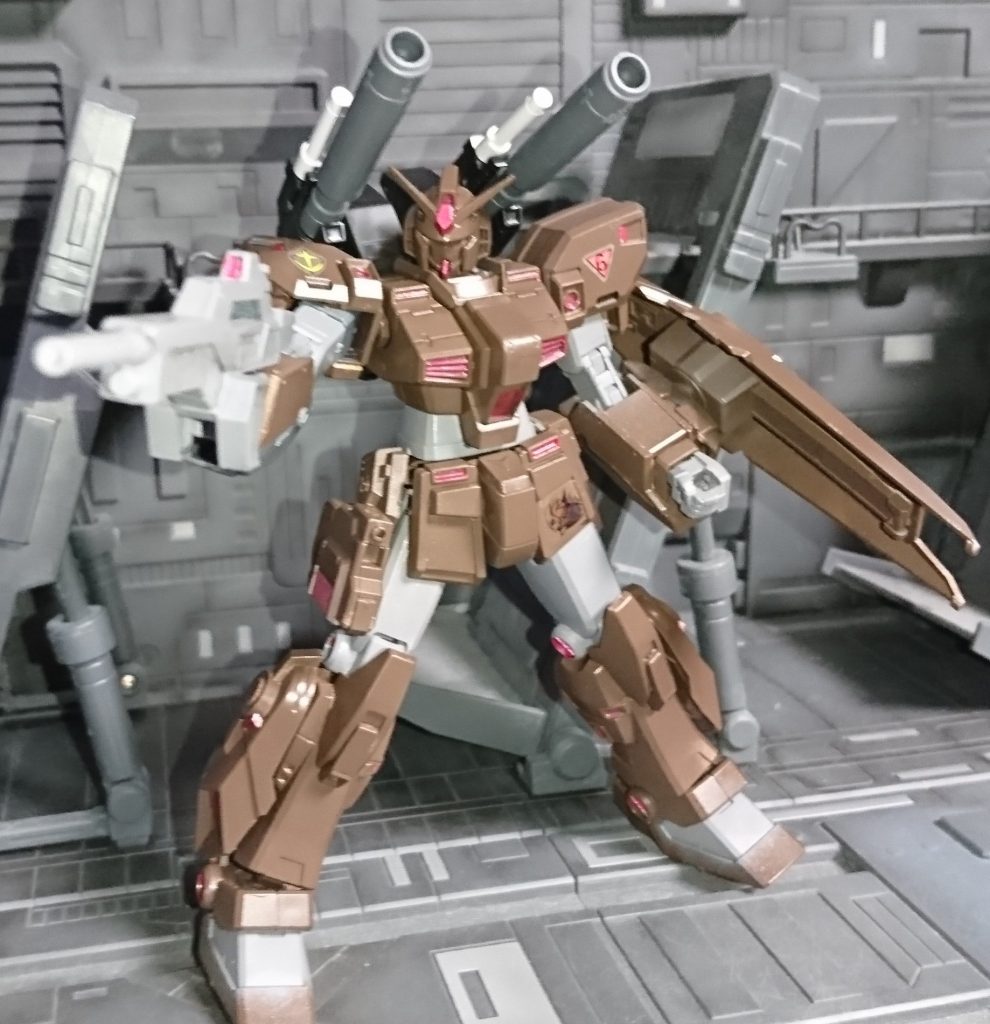 パックはキャバルリータイプと同じ穴の位置なので元のビームキャノンにも差し替え可能