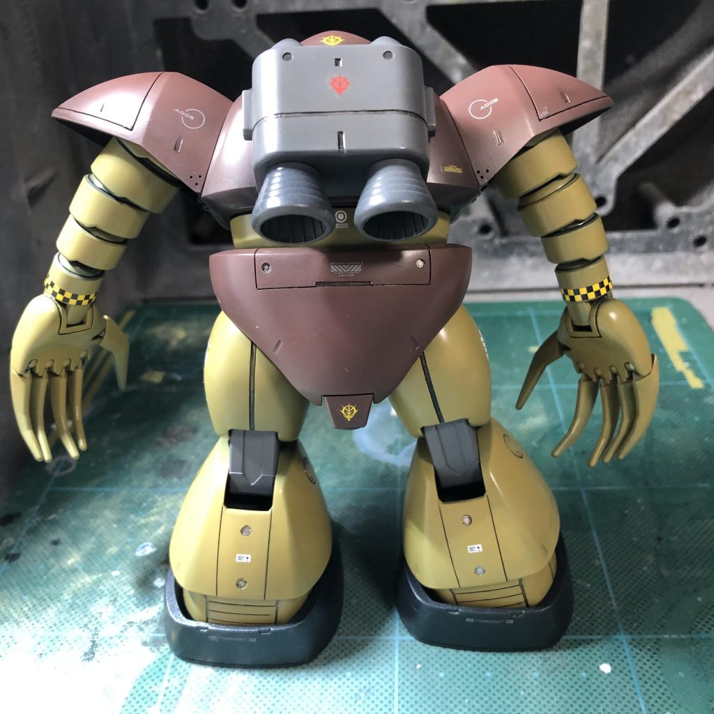 スジボリとメタルパーツ仕込んでます