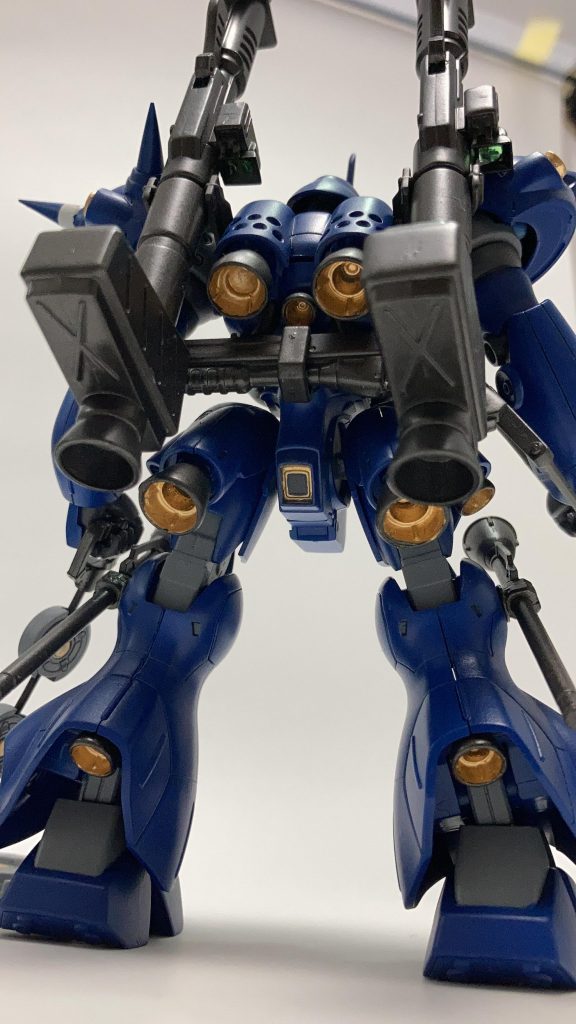 ちなみに背部バーニアの1つを無くしてしまったので、レジンで複製。初めてやってみました！よく見ると左側のバーニアの内部がちゃんと出来ていませんw  複製は難しい…でも外側はちゃんと出来てるからセーフのはず！