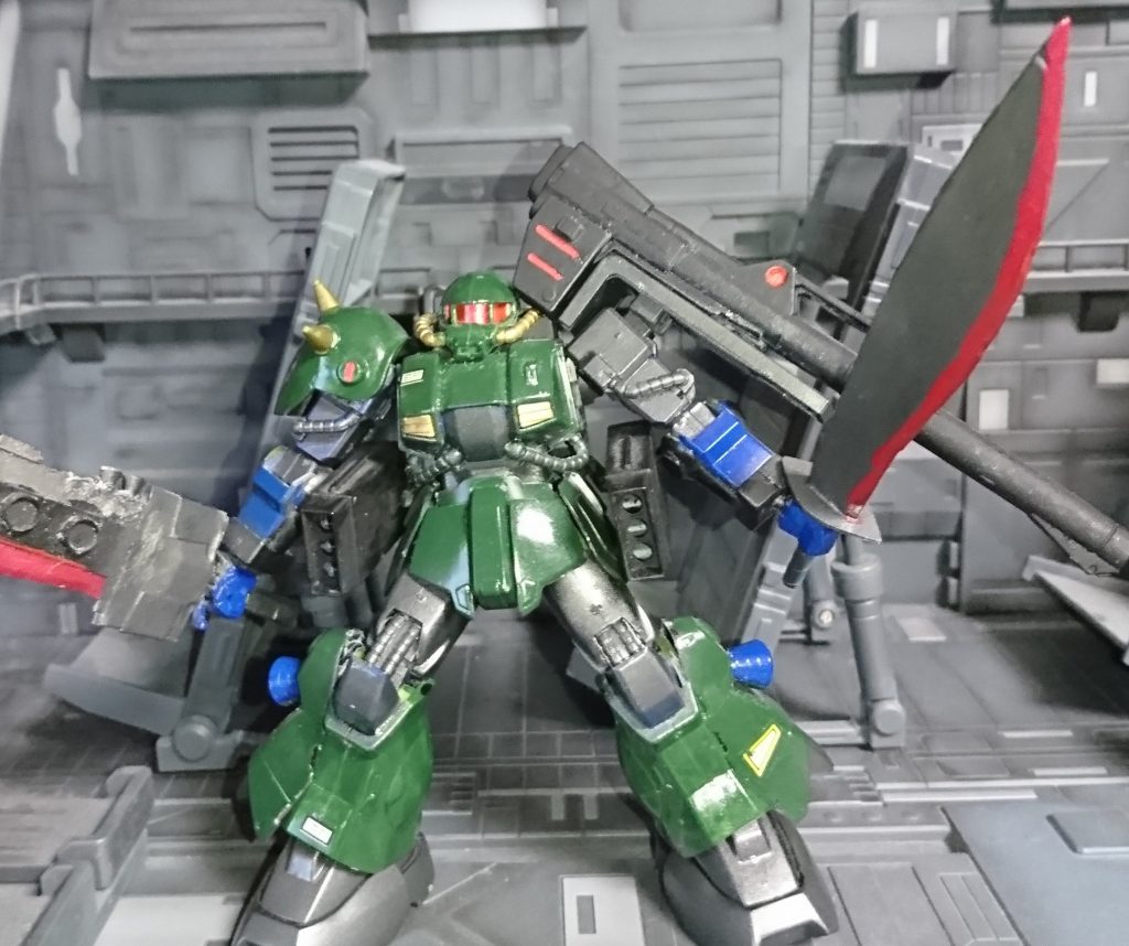 けっこう前に筆で塗ってたときに作成したハイザックがまだ未UPだったので部分的に再塗装して武装追加