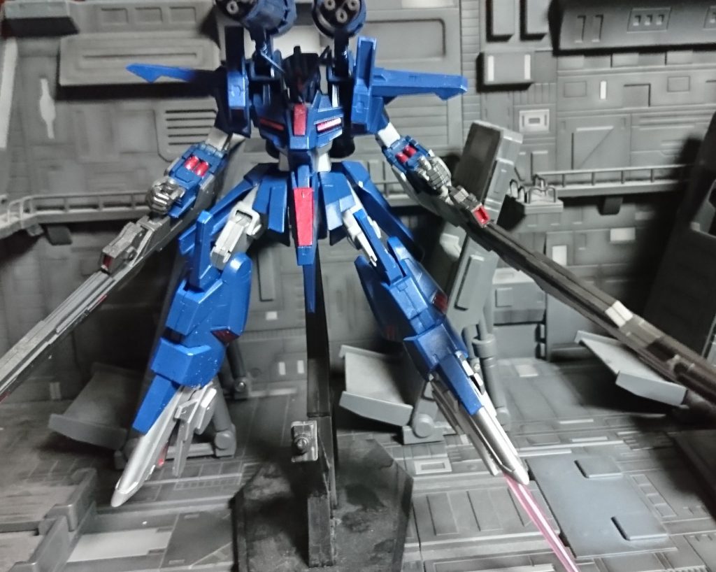 先に作成したEX-ZⅡと同じく足裏にサーベルユニット