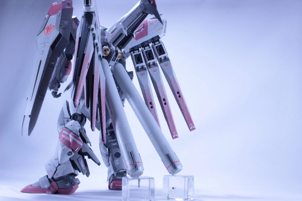 ファンネルはネタがなかったので😓前にもやったスネークスキンを。照明の具合もありますがわりとあっさりした印象です🤔