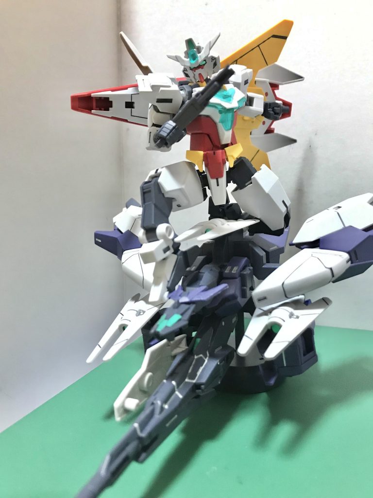 ウラヌスアーマーに乗ることはできますが、中央のビットが干渉して不安定なので長時間飾るのは不向きかと