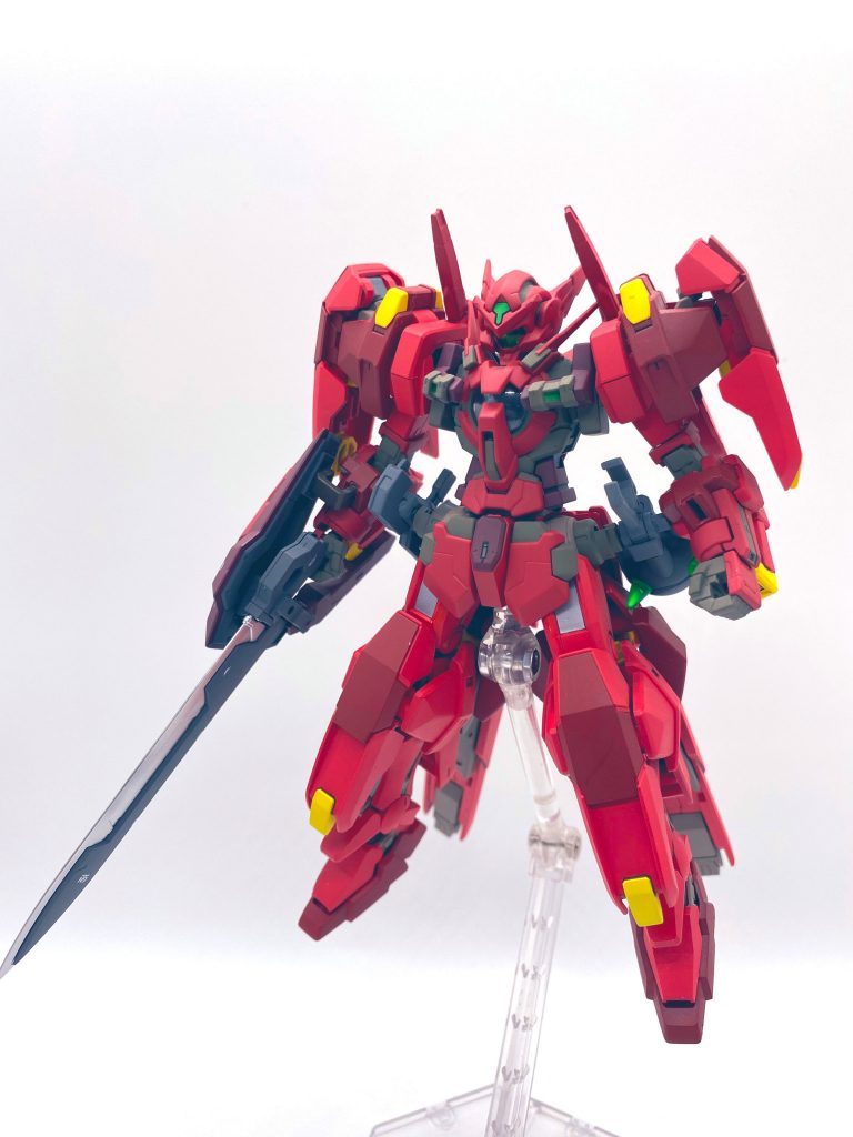 GNソードはRGアストレアに付属の物をHGに付けれるよう改造して装備させてます