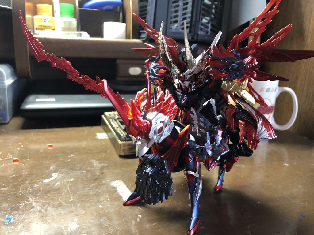 尻尾はマウント出来なかったので剣として、腰は前にマウントしてます