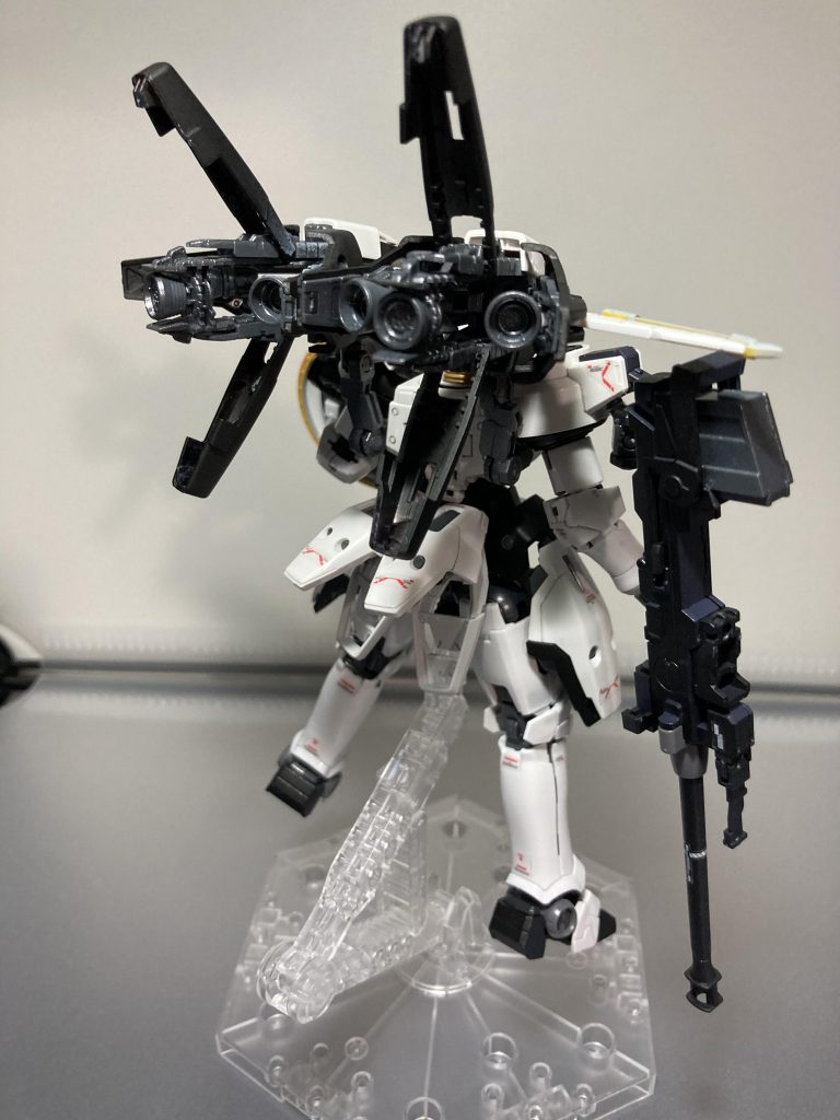 バーニア部は後でシルバーに塗装するかもしれない。