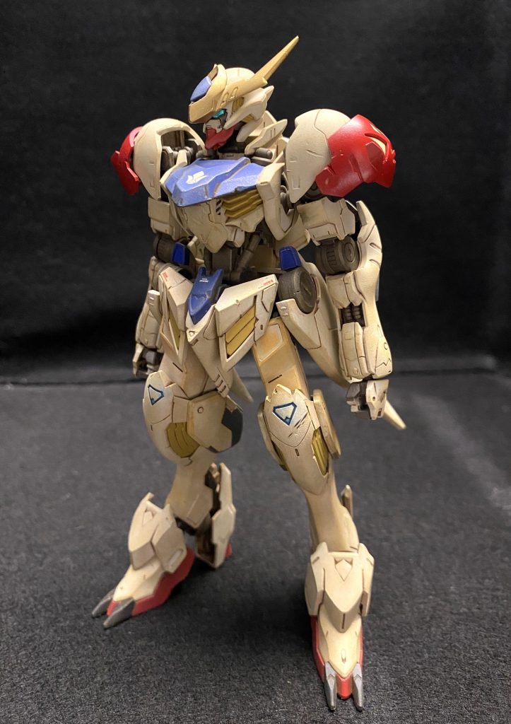 肩とツノだけ汚しはなしで、かつ艶ありにしてます。チャームポイントですからね。