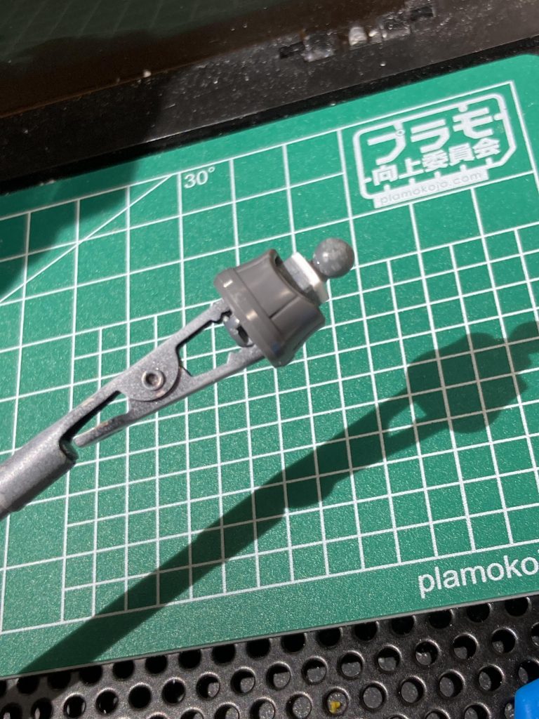 あまり見えない部分にはなりますが、首の角度があまりなかったので、首の延長をしました。