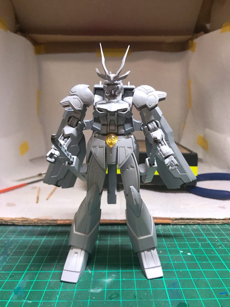 サフを吹いた状態がこちら塗装はこちらもガンダムマーカーエアブラシシステムで塗装しています使用機体は頭・胴…戦国アストレイ腕…バルバトス第4形態腰・脚…ターンAバックパック…青枠SLとなっています