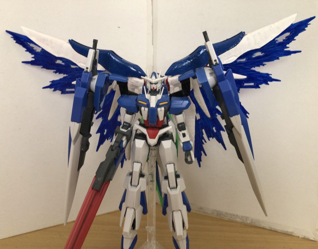 トランザム・アイエスィ発動時発動時は機体が蒼く輝き、GNソードⅢカスタムはリミッター解除(ビーム刃状態)を主とする。ただし、リミッター解除はGN粒子の消費が激しいため、長時間の使用ができない。