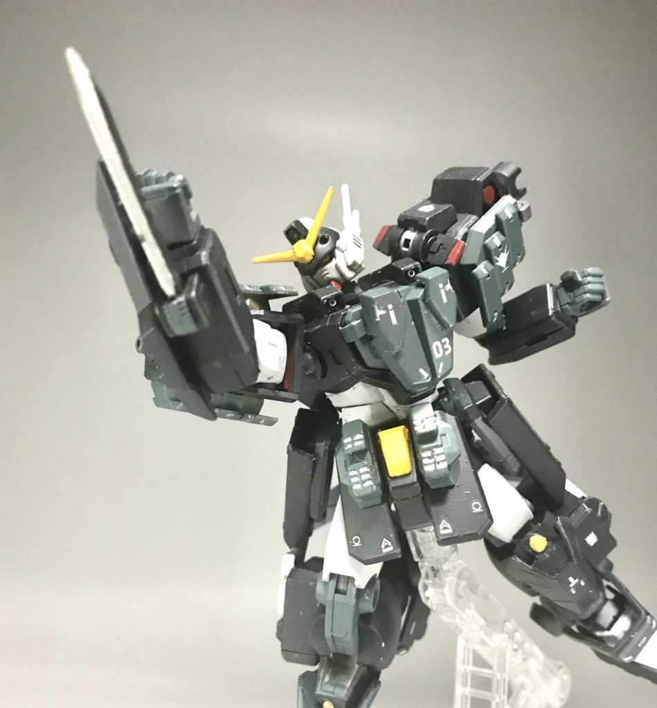 武装をパージした軽装モード「早かったな…俺の死も…」弾が切れてナイフだけになってからが本番