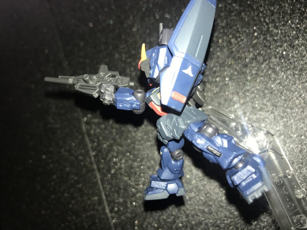 ビームライフル！腰の後ろにマウンド可能バズーカぐらいつけて欲しかったなんて言わないよ（言ってんだよ）