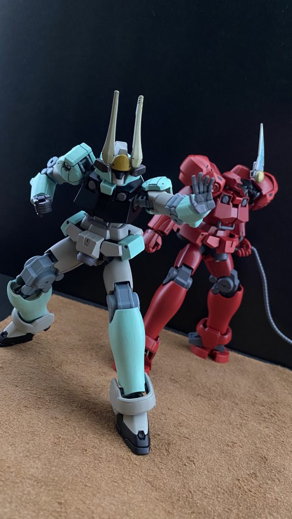 　ブリガンディアと共に。同型機であることがわかる。