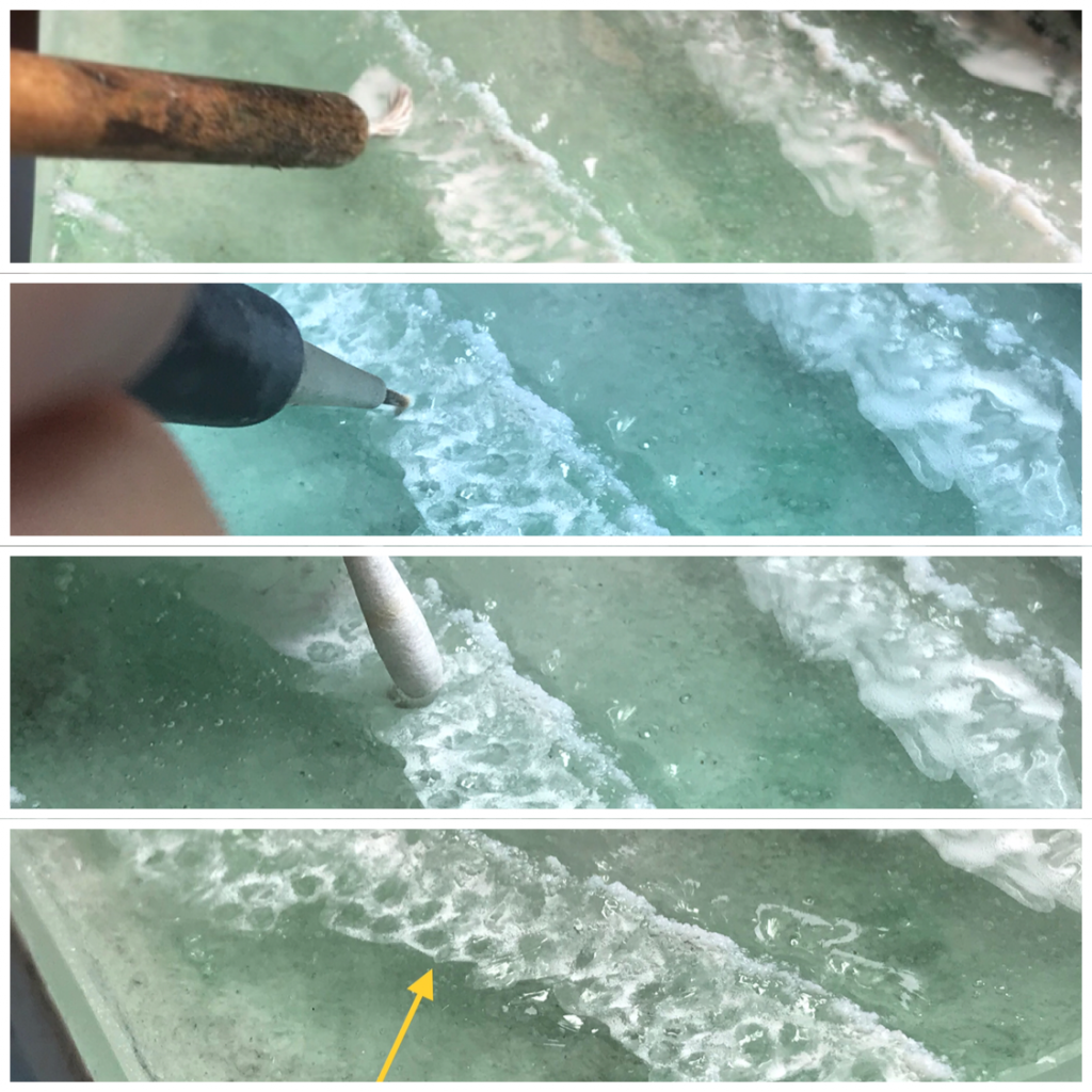 泡の部分にアクリルフラットホワイト塗装ラッカーうすめ液で円を描く様溶かして綿棒で溶けた塗料を吸い上げ2~3回繰り返し