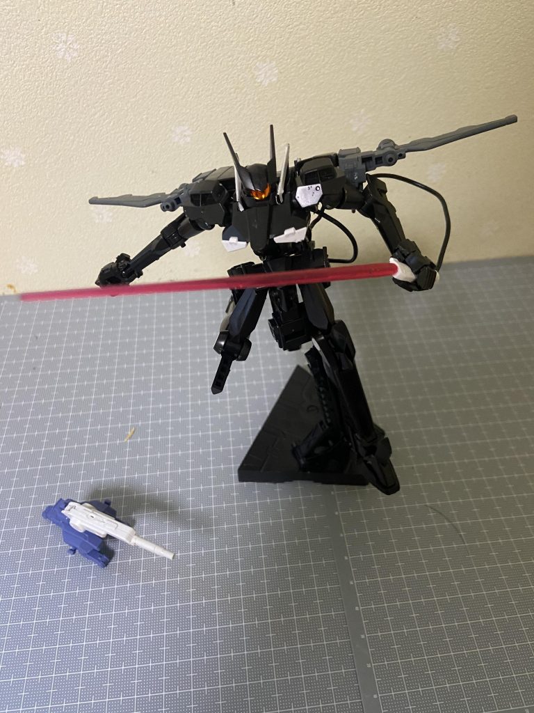 武装は変わらず有線式ビームサーベル一本のみ、但し戦場には支援機としてビームモビルワーカーがついてくる、ビームモビルワーカーはユニオンモビルワーカーにスローネのビームハンドガンを取り付けで製作。