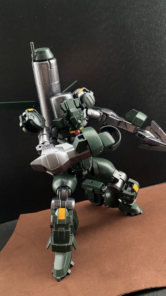 　オリジナルと比べ、スマートな印象を持つ本機だが、これは