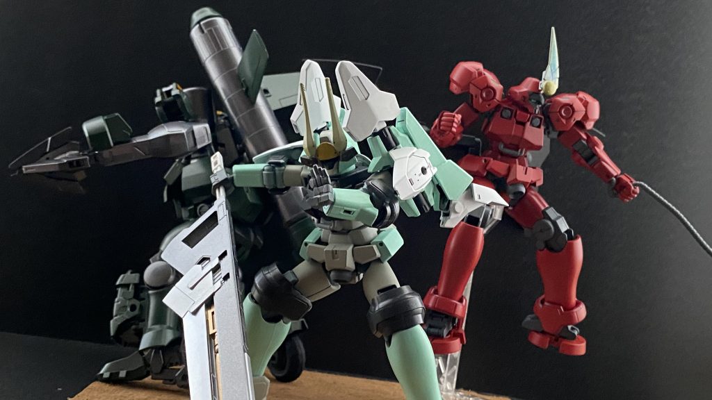 　ヘイムダルです。最初はリーオーの頭部をベースに作っていたが、まさかのパーツ破損&紛失！により、マグアナックの頭部ベースで作製することに、角を長くしてフェンリルのイメージを。あと丁度良い色の缶スプレーがないので苦手な筆塗りにて塗装。その為、拡大して見ていただかないことを願います。