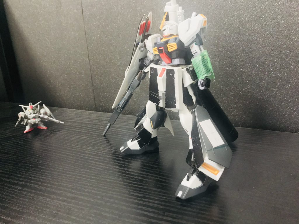 νsガンダム「あなたは逃げてください！」マークスリー「あ、ありがとう！またね！」νsガンダム「ありがとうございました！」νsガンダム「新装備…試させてもらう」