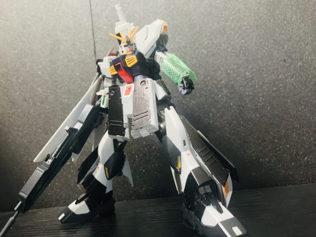 νsガンダム「いや…だれ？」続くキャラ紹介マークスリー何かいた人どこから来たのか全くの謎だが…νsガンダムに武装を恵んでくれたいい奴？？？？（赤い奴）誰やねんご観覧いただきありがとうございました！