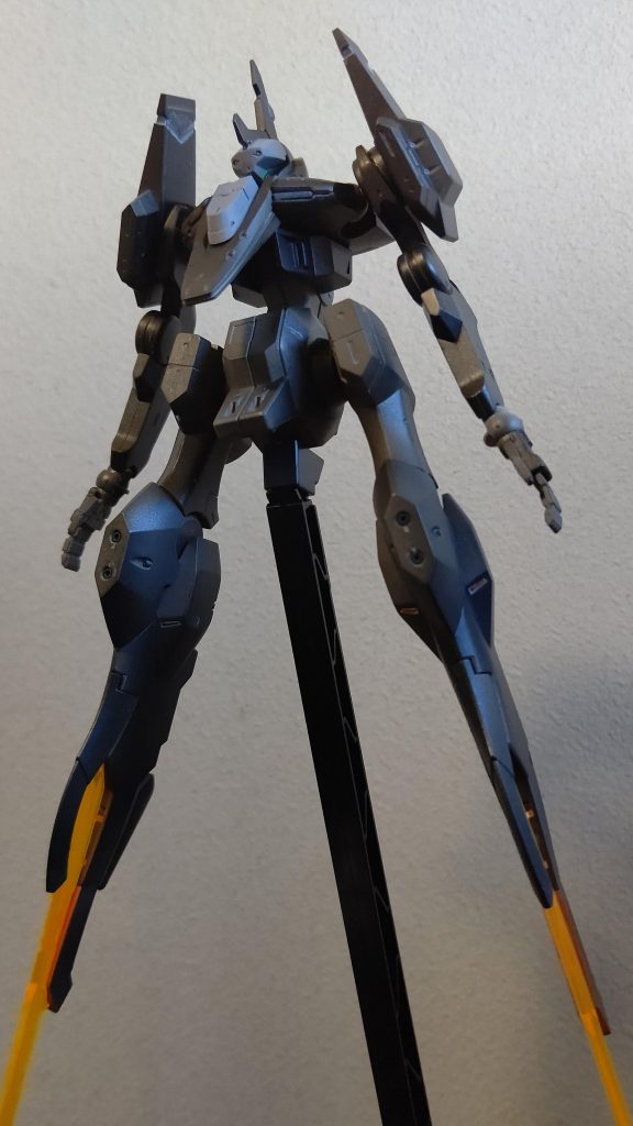 F35Aの写真を参考にしたけど、当初のイメージより重い感じの色になってしまったけどこれはこれでよきオレンジのビーム刃が映える