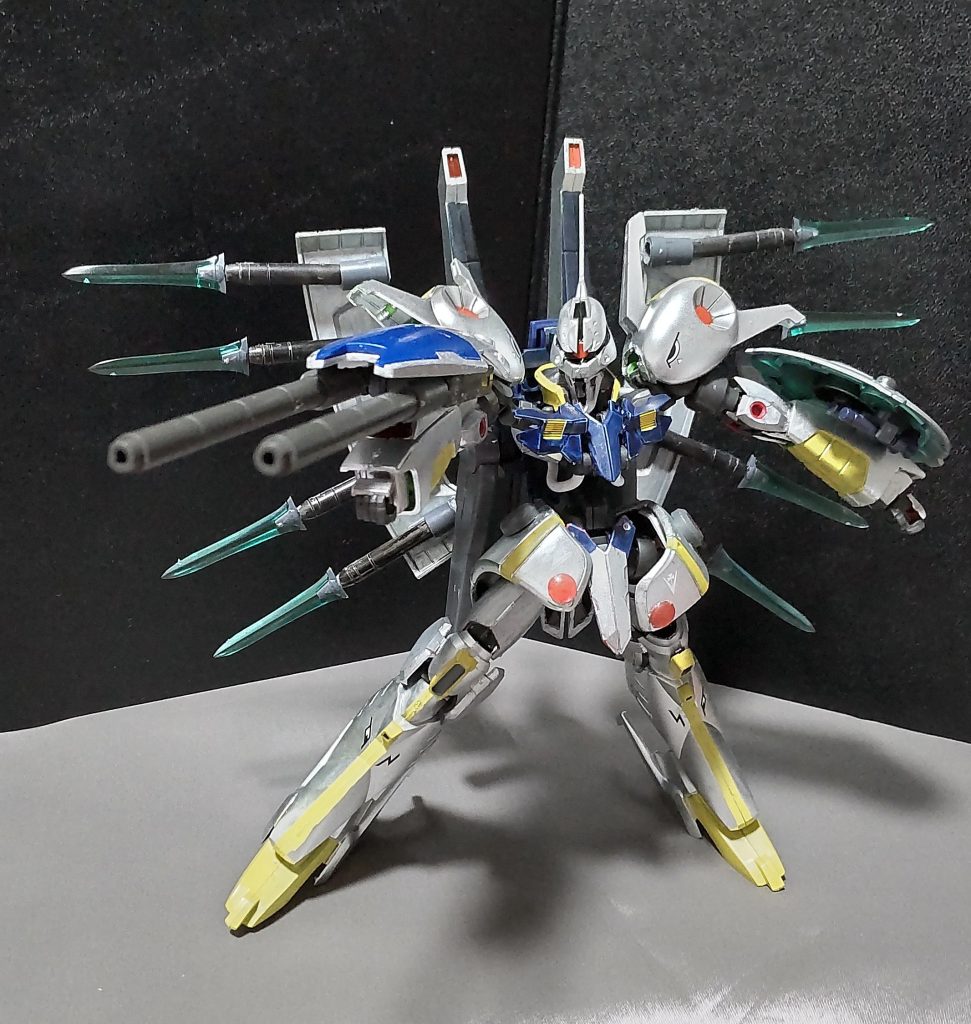 適当にポーズ集2連装ビームガンを構えるパラスアテネそこっ!沈みなさい!!