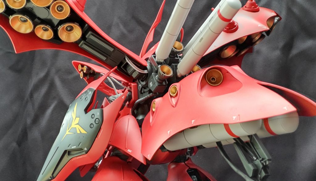 主な塗料は赤:サザビーレッド金:スターブライトゴールド白:MSホワイトです。