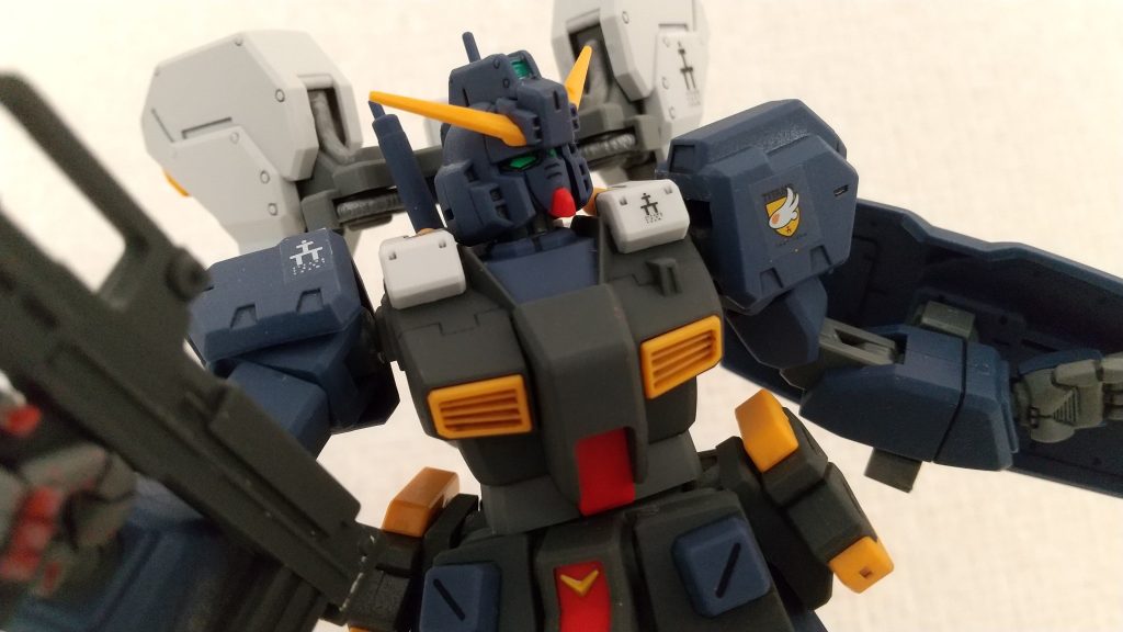 スミ入れとつや消しトップコートのみの簡単フィニッシュ。合わせ目消しもサボりました。