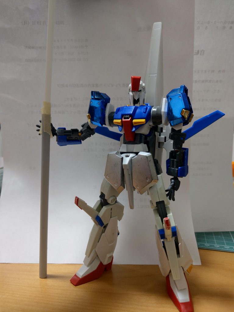 旧HGUC のゼータガンダムを二個ミキシング。その他にはMG ver1.0のゼータガンダムHGUCのZZガンダムなどを装備しているので使用しています。