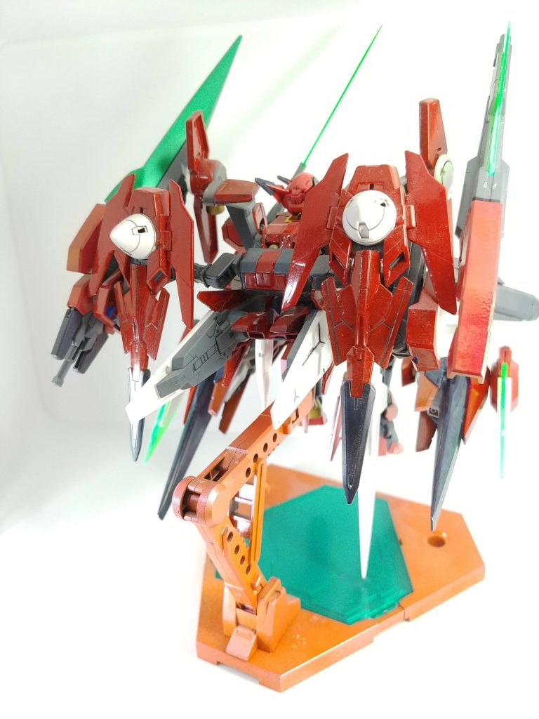 Ωダイブシステムを生み出す背面です。自由度の高いブロックで構成されたスラスター群が必要に応じて向きを変えることで高パフォーマンスを実現します。たぶん。正直言って盛りすぎてポーズ付けるのが苦痛なので写真はこの4枚だけです。ここまで見てくれてありがとうございました。