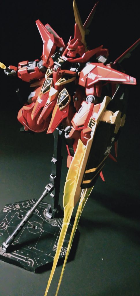 アクションしてみたビームエフェクトはサザビーのものを色替えで流用してるのかな? 