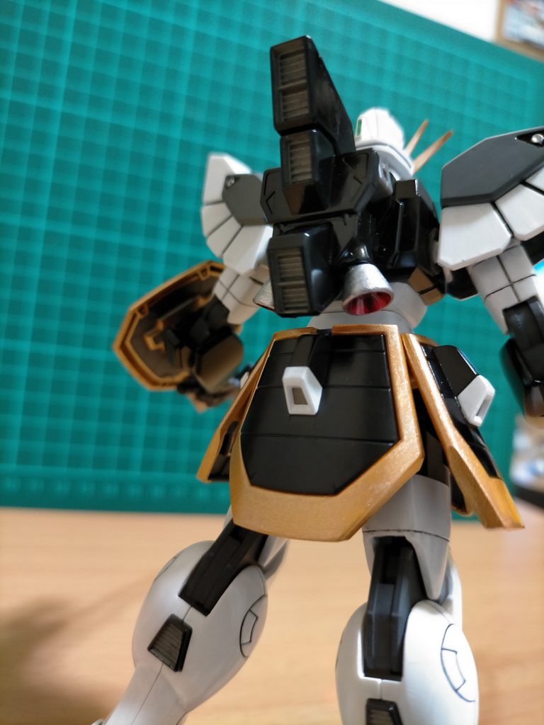 ノーマル版との外見的違いはバックパックと肩アーマー内スラタ？追加位でパッと見分かりません（笑）