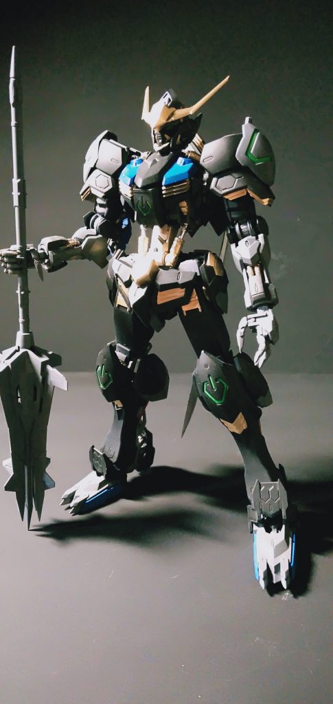 テーマはこんなバルバトスも有って良いんじゃないの?という感じで色替えをしてみましたどことなくアサシンっぽく見えたら勝ちですね泥臭い感じの方が合ってるんだろうけど自分はスッと忍び寄る感じも良いんじゃないの?と思った次第です 