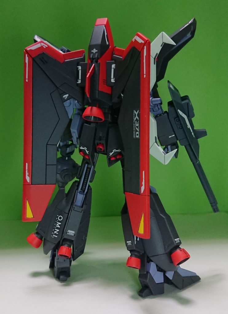 ゼータの脚を膝下から左右反転してます武装の接続はネオジム磁石です