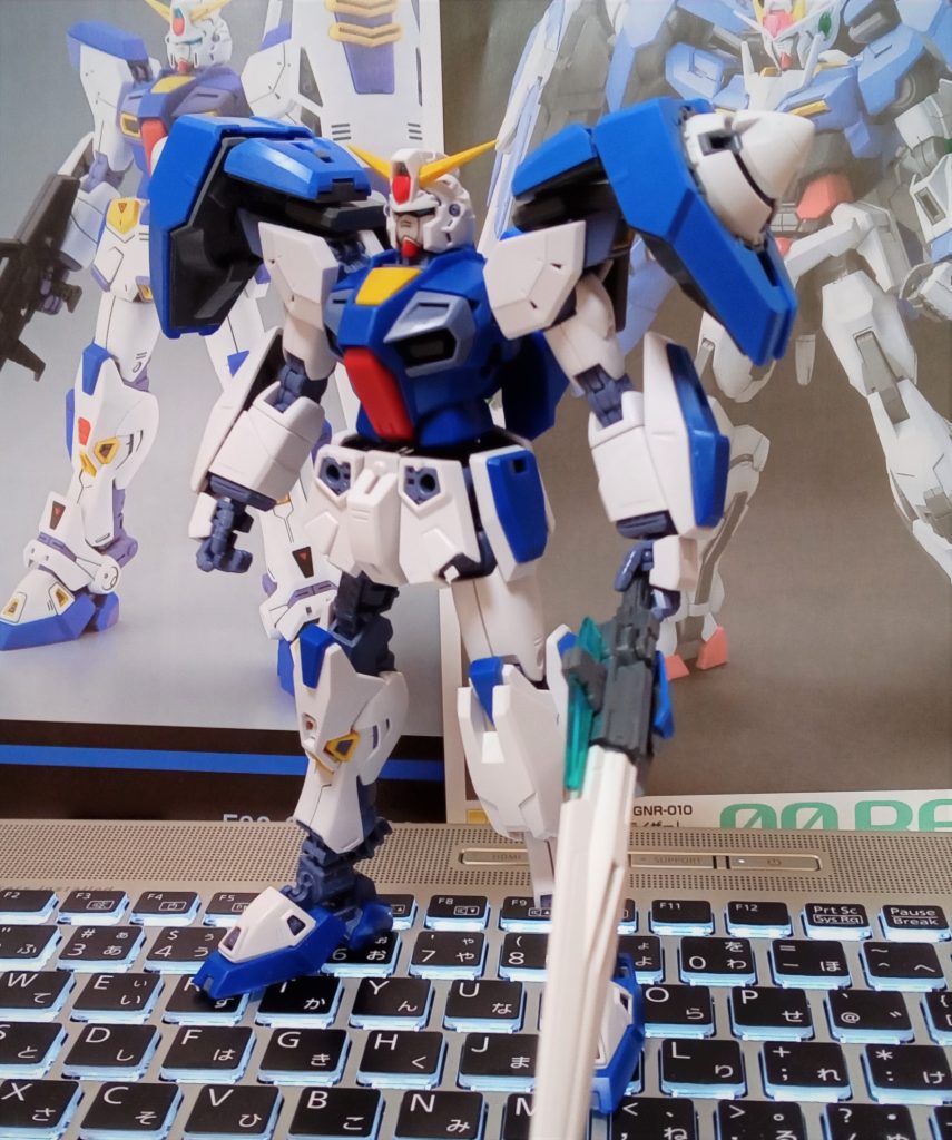 初期構想。ツインドライブの大きさもいい具合メテオホッパーMG版の余剰パーツを使ってます(笑)