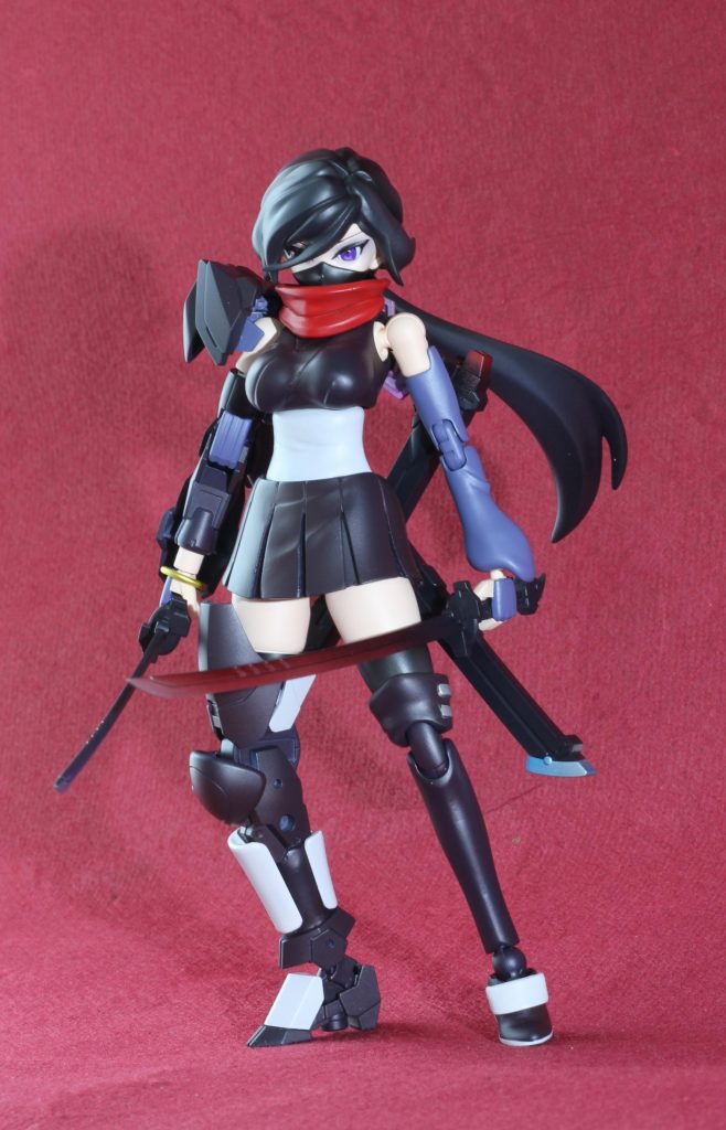 腕は左右とも少し伸ばしています。