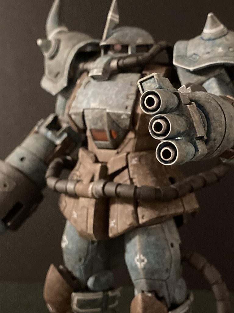 左手バルカン？の砲身をランナーから作って埋め込み